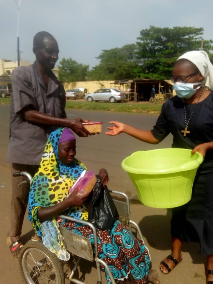 sisters in nigeria feeding the poor